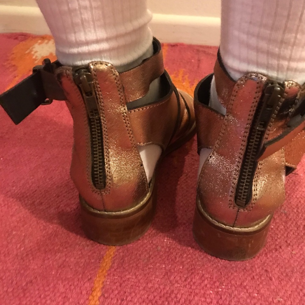 Sandals - Picture 3 of 9
